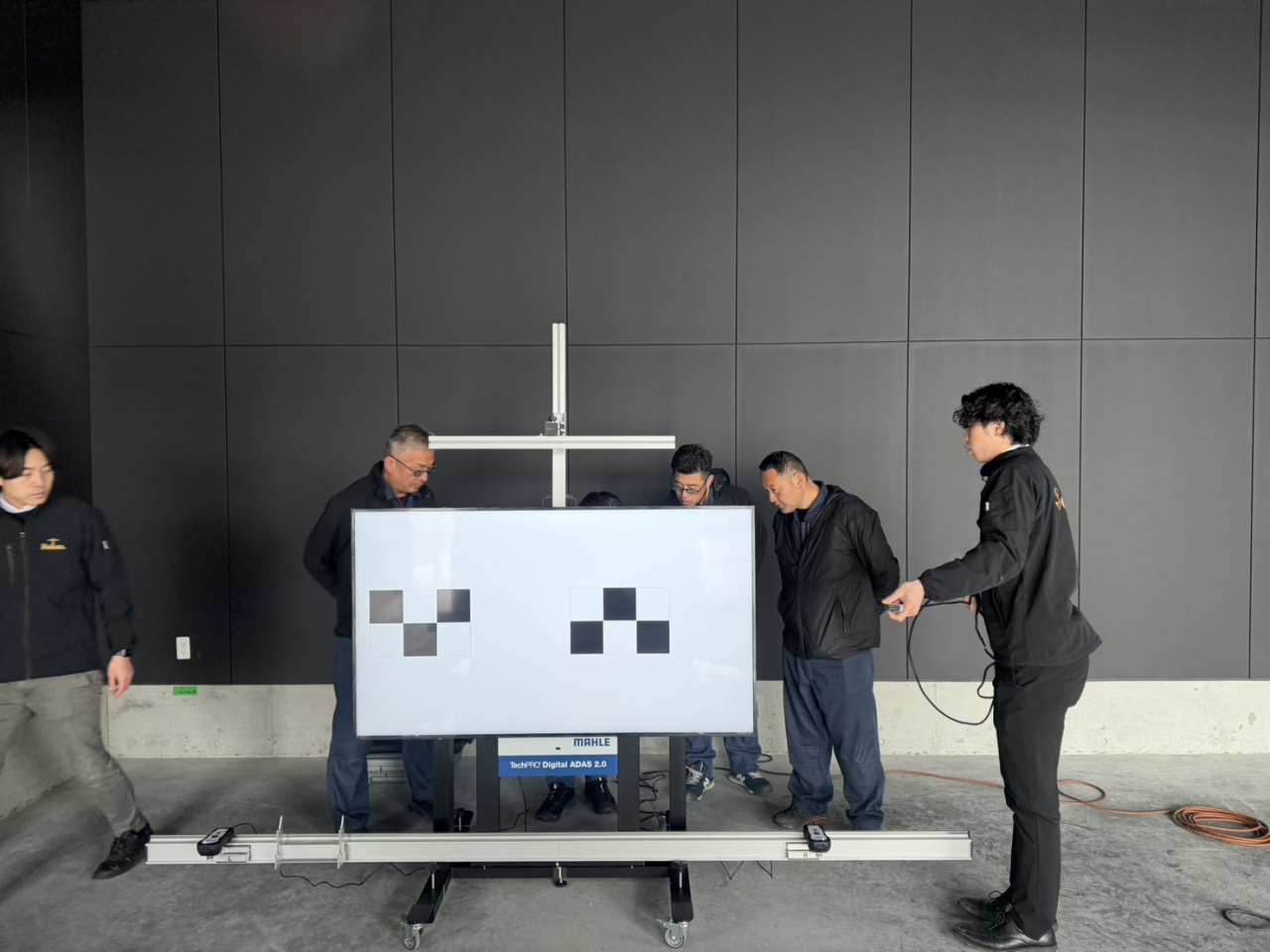 最新機種導入でエーミング全車種対応！