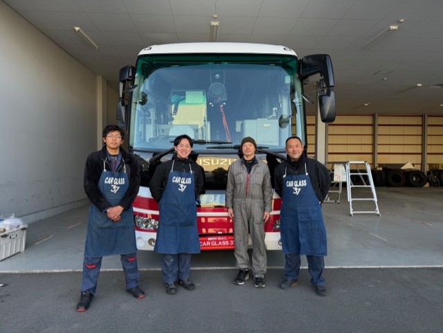 片道4時間半の出張作業｜長野県で観光バスのフロントガラス交換